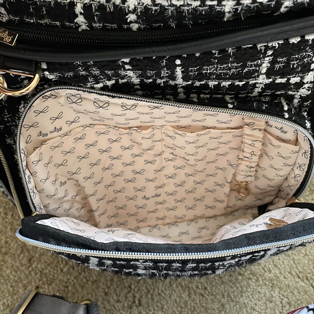 Itzy Ritzy Black and White Tweed Convertible Diaper Backpack - Picture 3 of 4